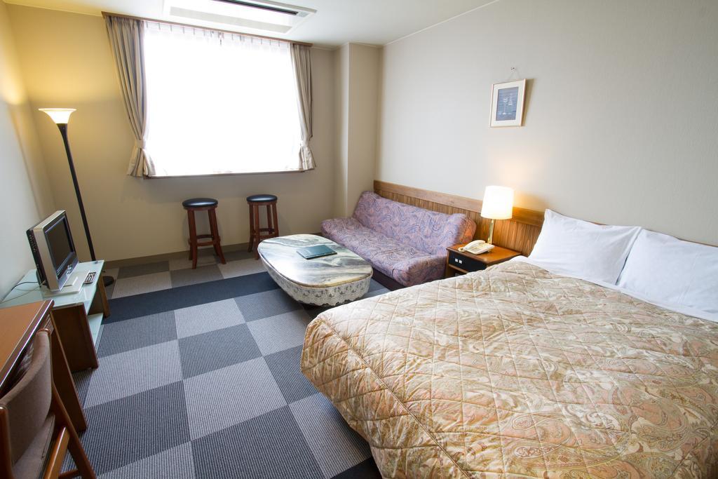 Ishiuchi Yungparunas Hotel Minamiuonuma ภายนอก รูปภาพ